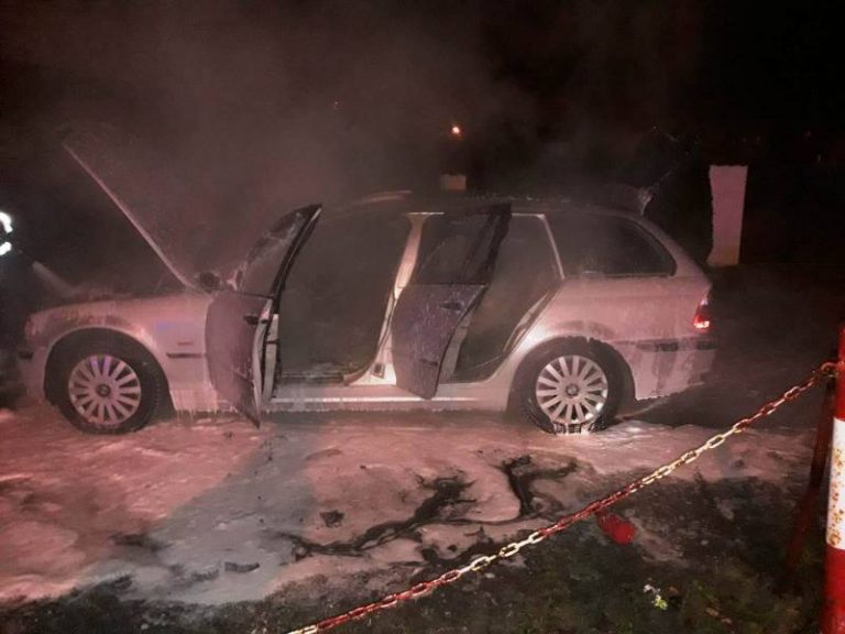 Nowy Sącz: na parkingu przy Lwowskiej płonął samochód