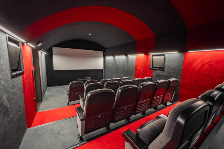 W Sokole powstała nowa sala kinowa. Można ją wynająć na urodziny